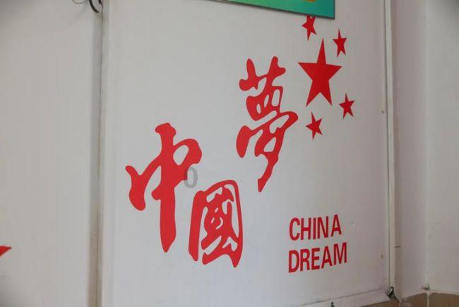 探秘陕北特色小吃“黑楞楞”的正宗做法,口感Q弹爽滑,你吃过吗?